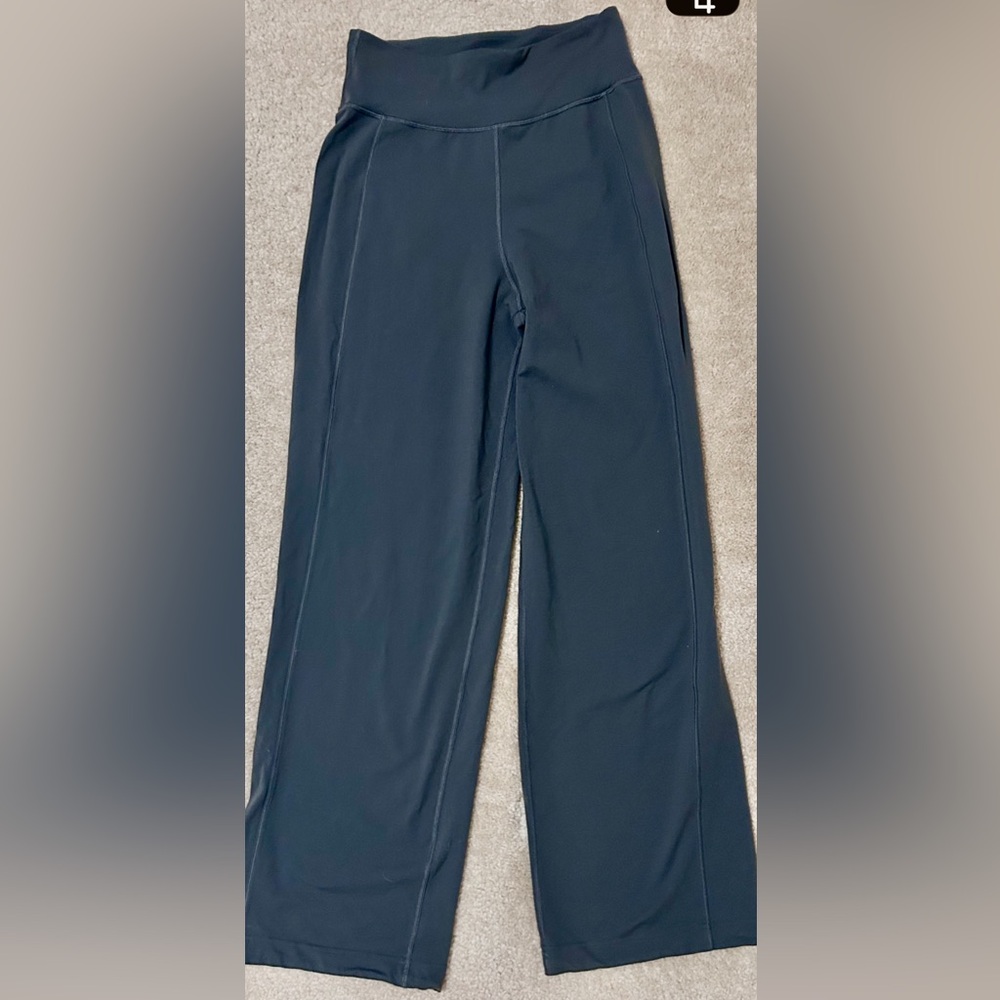 Lululemon athletica Nulu Groove Gray High Waisted, Flare Leggings/Pants Yoga 6 M